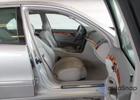 2004 Mercedes-Benz E 320 z USA, uszkodzony, nr VIN WDBUF65JX4A577203